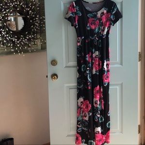 Floral short sleeve maxi dress w/pockets